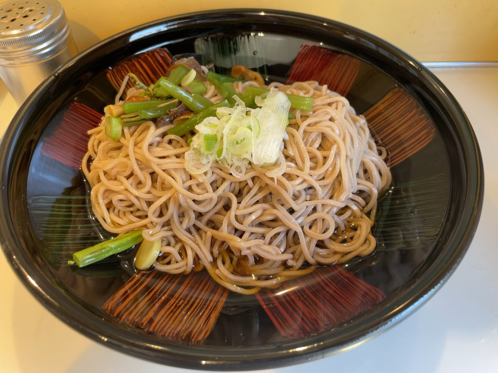 軽井沢駅立ち食いそばおぎのやの冷やしそば